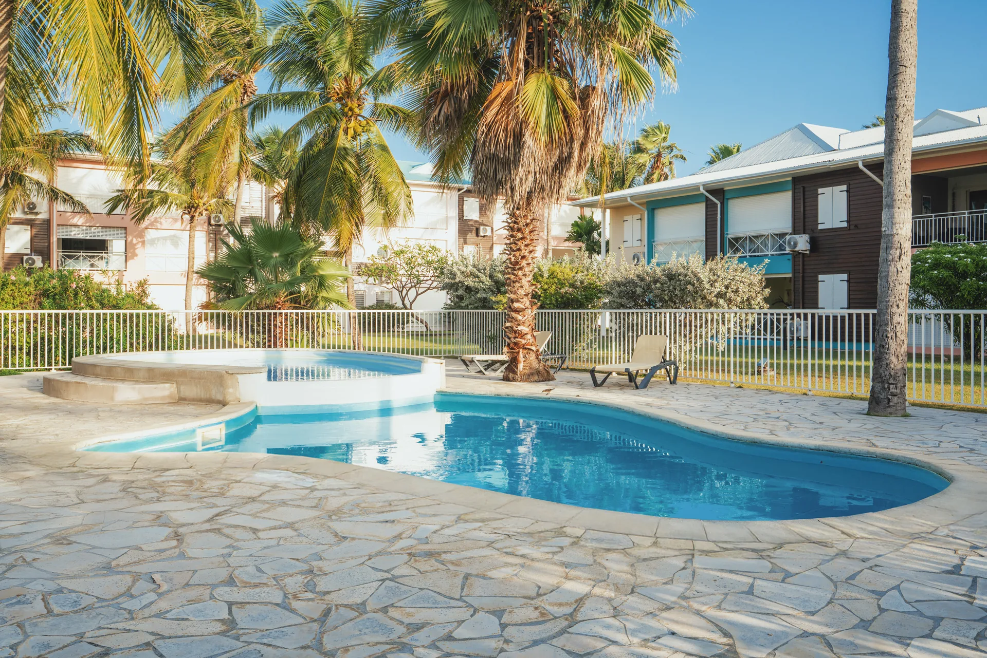 Piscine tropicale de la résidence Crystal Beach